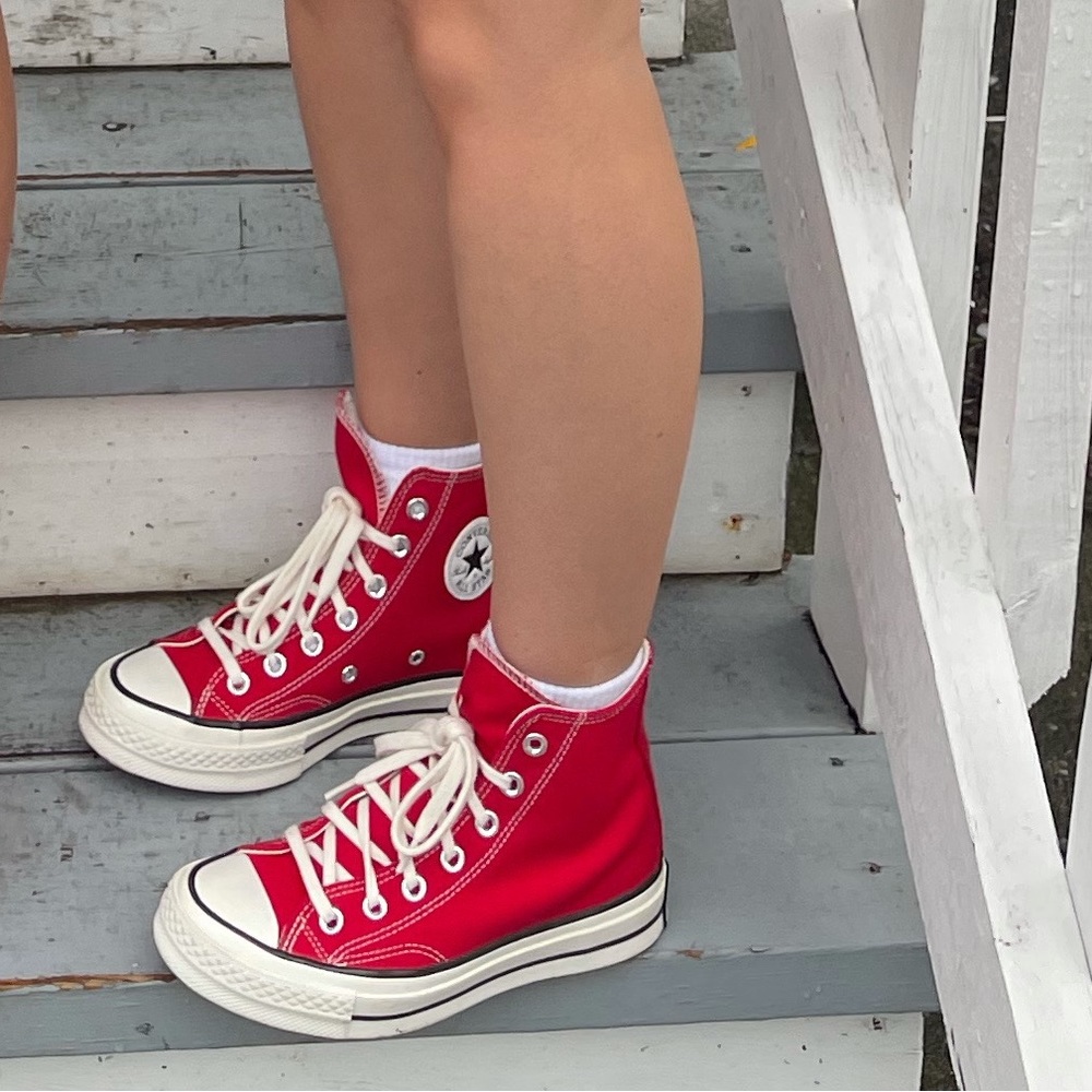 RED CHUCK 70s
